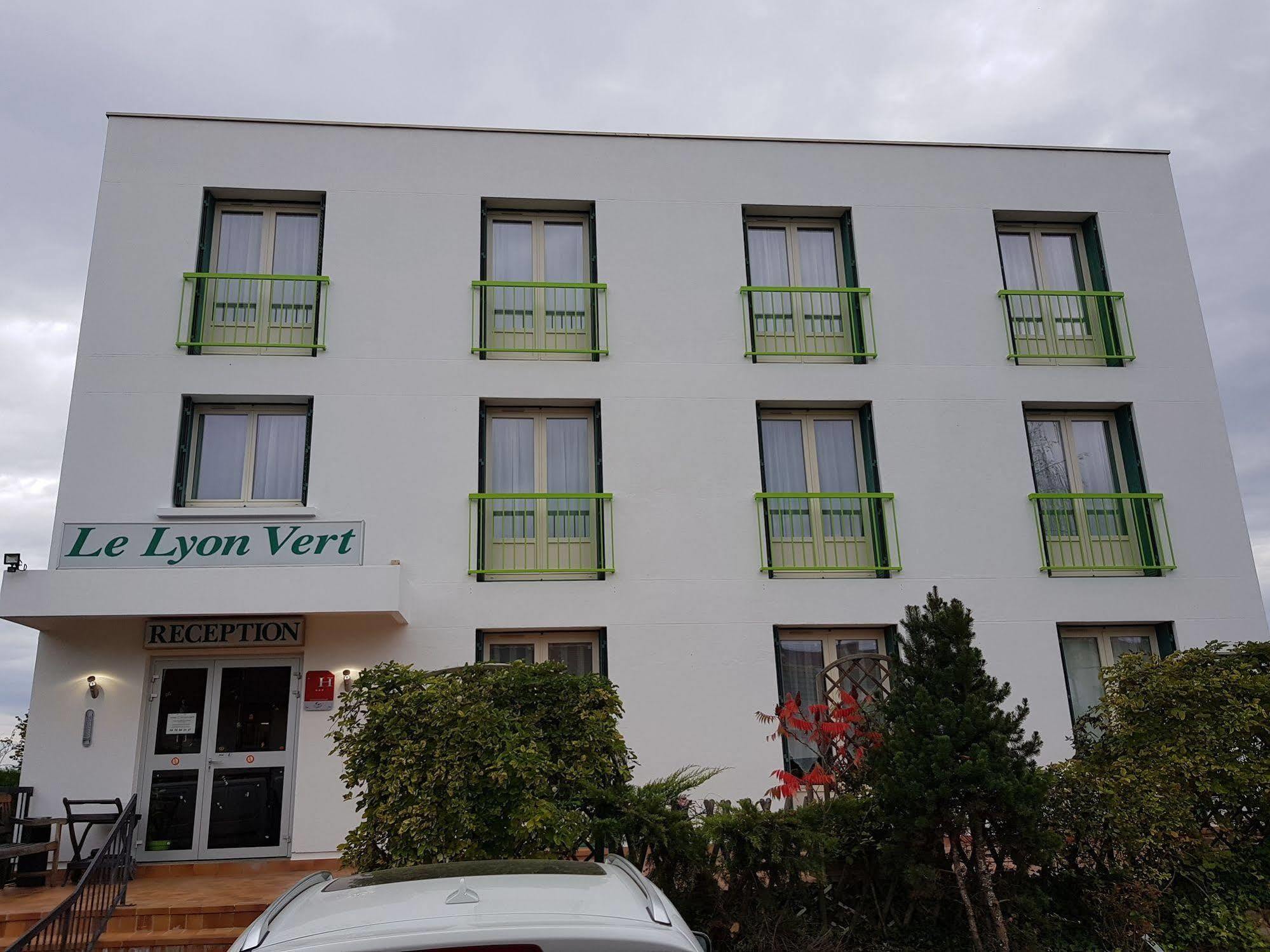 Hotel Le Lyon Vert Commentry Exterior foto